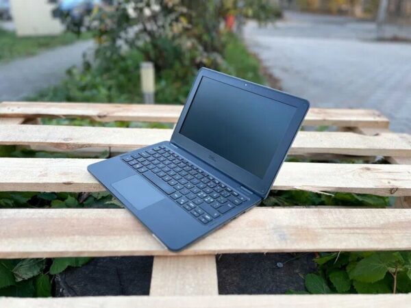 Нетбук Dell Latitude 3120 / 11.6" (1366x768) TN / Intel Pentium Silver N6000 (4 ядра по 1.1 - 3.3 GHz) / 8 GB DDR4 / 128 GB SSD M.2 / Intel UHD Graphics / WebCam / Windows 10 Pro - Зображення 7
