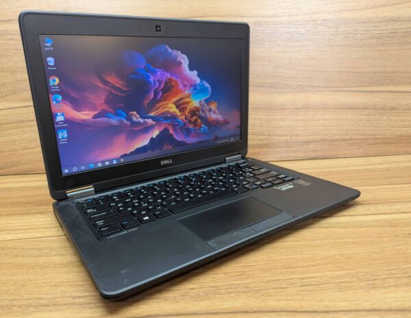 Нетбук Б-клас Dell Latitude E7250 / 12.5" (1366x768) TN / Intel Core i5-5300U (2 (4) ядра по 2.3 - 2.9 GHz) / 8 GB DDR3 / 128 GB SSD / Intel HD Graphics 5500 / WebCam / Windows 10 - Зображення 4