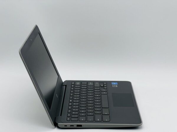 Нетбук HP ChromeBook 11 G7 EE / 11.6" (1366x768) TN / Intel Celeron N4000 (2 ядра по 1.1 - 2.6 GHz) / 4 GB DDR4 / 8 GB eMMC / Intel UHD Graphics 600 / WebCam / ChromeOS - Зображення 3