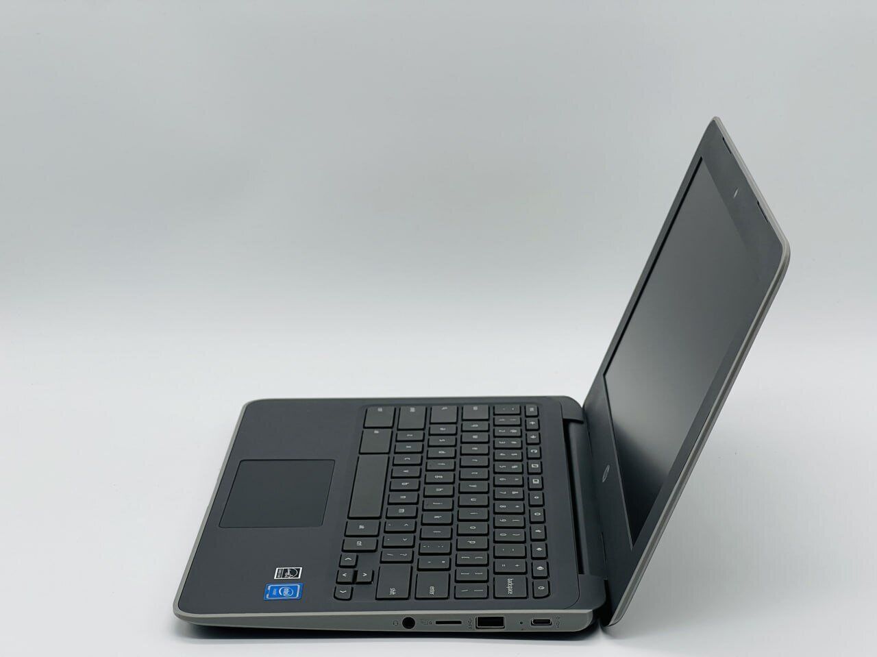 Нетбук HP ChromeBook 11 G7 EE / 11.6" (1366x768) TN / Intel Celeron N4000 (2 ядра по 1.1 - 2.6 GHz) / 4 GB DDR4 / 8 GB eMMC / Intel UHD Graphics 600 / WebCam / ChromeOS - Зображення 4