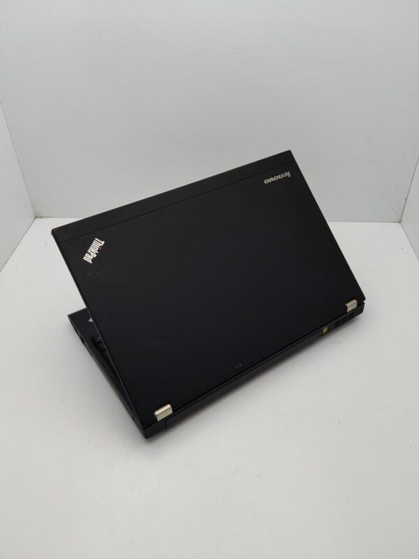 Нетбук Lenovo ThinkPad X220 / 12.5" (1366x768) TN / Intel Core i5-2520M (2 (4) ядра по 2.5 - 3.2 GHz) / 8 GB DDR3 / 120 GB SSD / Intel HD Graphics 3000 / WebCam - Зображення 8