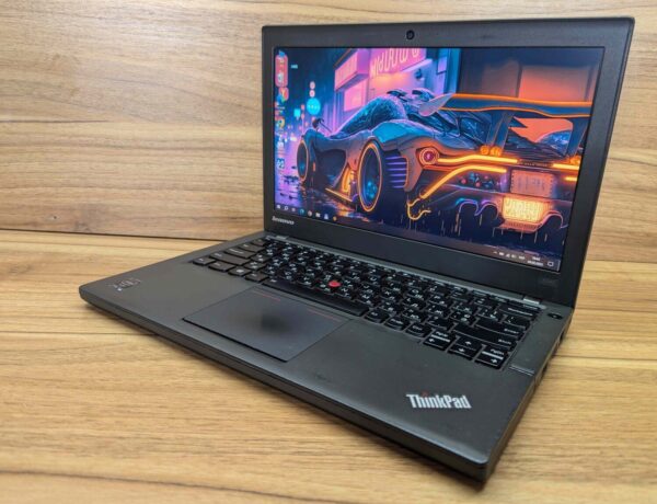 Нетбук Lenovo ThinkPad x240 / 12.5" (1366x768) TN / Intel Core i7-4600U (2 (4) ядра по 2.1 - 3.3 GHz) / 8 GB DDR3 / 240 GB SSD / Intel HD Graphics 4400 / WebCam / Fingerprint / Windows 10 - Зображення 5