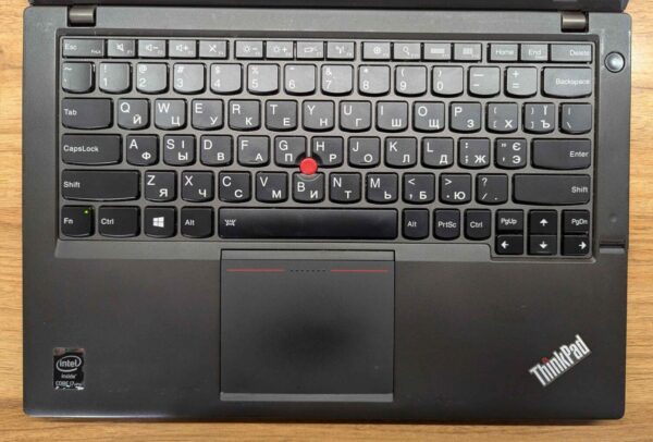 Нетбук Lenovo ThinkPad x240 / 12.5" (1366x768) TN / Intel Core i7-4600U (2 (4) ядра по 2.1 - 3.3 GHz) / 8 GB DDR3 / 240 GB SSD / Intel HD Graphics 4400 / WebCam / Fingerprint / Windows 10 - Зображення 3