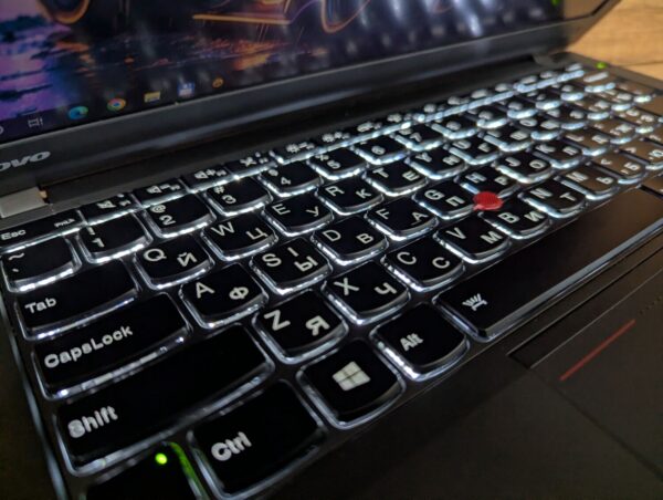 Нетбук Lenovo ThinkPad x240 / 12.5" (1366x768) TN / Intel Core i7-4600U (2 (4) ядра по 2.1 - 3.3 GHz) / 8 GB DDR3 / 240 GB SSD / Intel HD Graphics 4400 / WebCam / Fingerprint / Windows 10 - Зображення 6