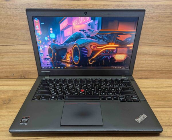 Нетбук Lenovo ThinkPad x240 / 12.5" (1366x768) TN / Intel Core i7-4600U (2 (4) ядра по 2.1 - 3.3 GHz) / 8 GB DDR3 / 240 GB SSD / Intel HD Graphics 4400 / WebCam / Fingerprint / Windows 10 - Зображення 2