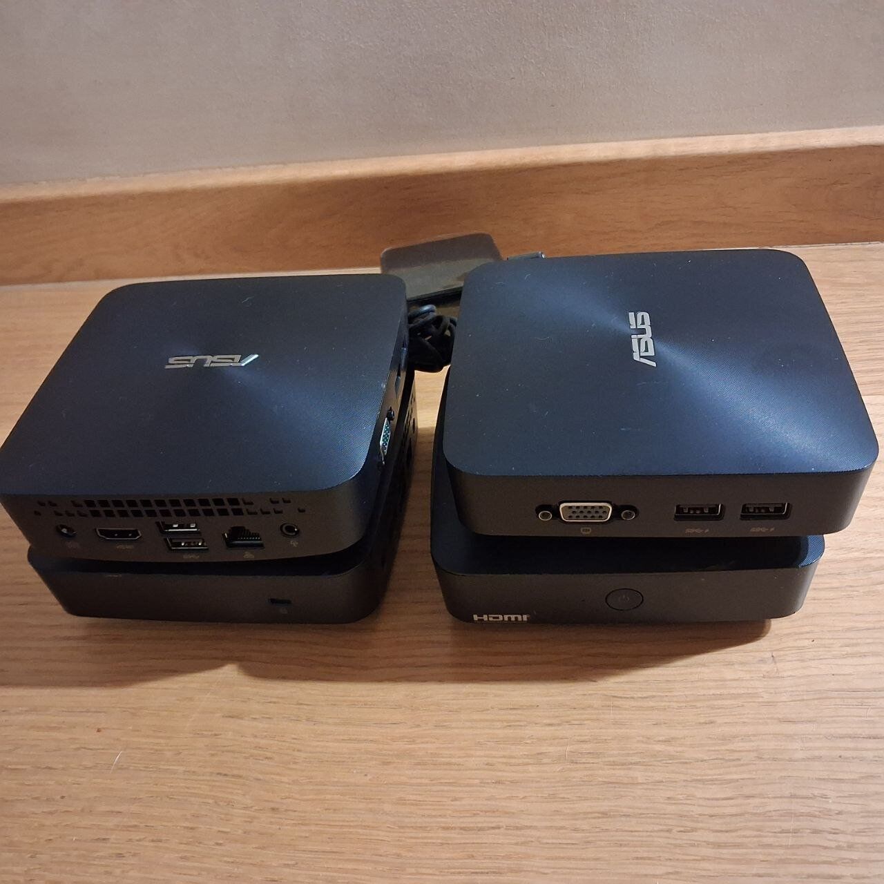 Неттоп Asus VivoMini UN45 USFF / Intel Celeron N3000 (2 ядра по 1.04 - 2.08 GHz) / 4 GB DDR3 / 128 GB SSD / Intel HD Graphics / HDMI / Wi-Fi + Блок живлення - Зображення 2