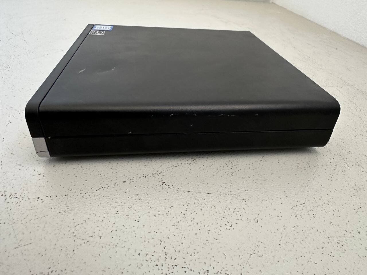 Неттоп Б-клас HP ProDesk 600 G3 Mini PC USFF / Intel Core i5-7500T (4 ядра по 2.7 - 3.3 GHz) / 8 GB DDR4 / 240 GB SSD / Intel HD Graphics 630 / DisplayPort / Блок живлення у комплекті - Зображення 3