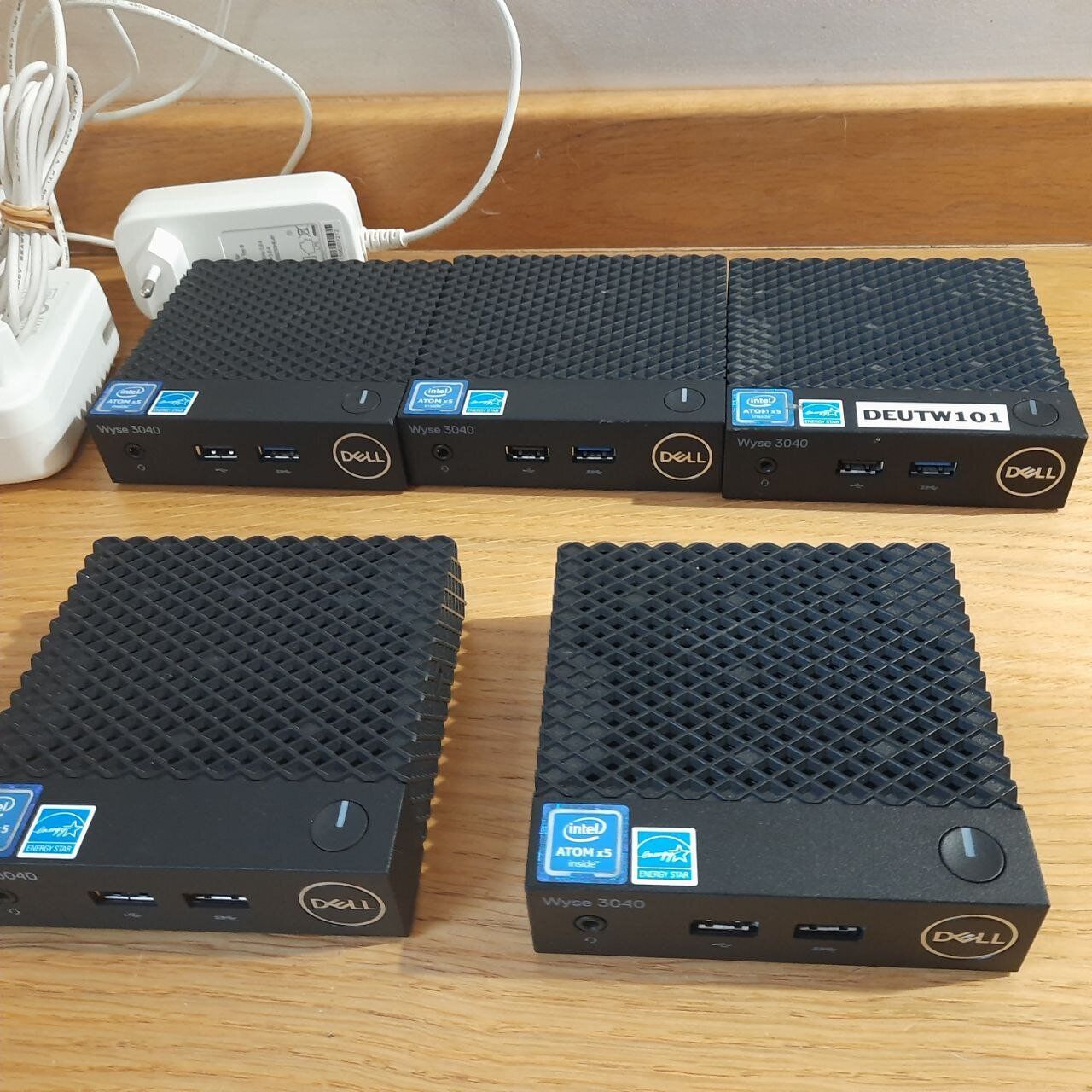 Неттоп Dell Wyse 3040 USFF / Intel Atom x5-Z8350 (4 ядра по 1.44 - 1.92 GHz) / 2 GB DDR3 / 8 GB eMMC / Intel HD Graphics / USB 3.1 / DisplayPort + Блок живлення - Зображення 2