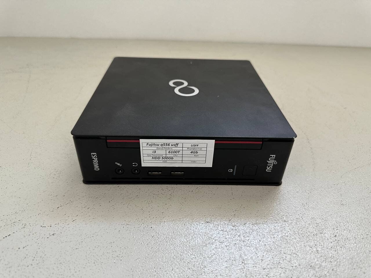 Неттоп Fujitsu Esprimo Q556 Desktop / Intel Core i3-6100T (2 (4) ядра по 3.2 GHz) / 4 GB DDR4 / 500 GB HDD / Intel HD Graphics 530 / DisplayPort / Блок живлення у комплекті - Зображення 2