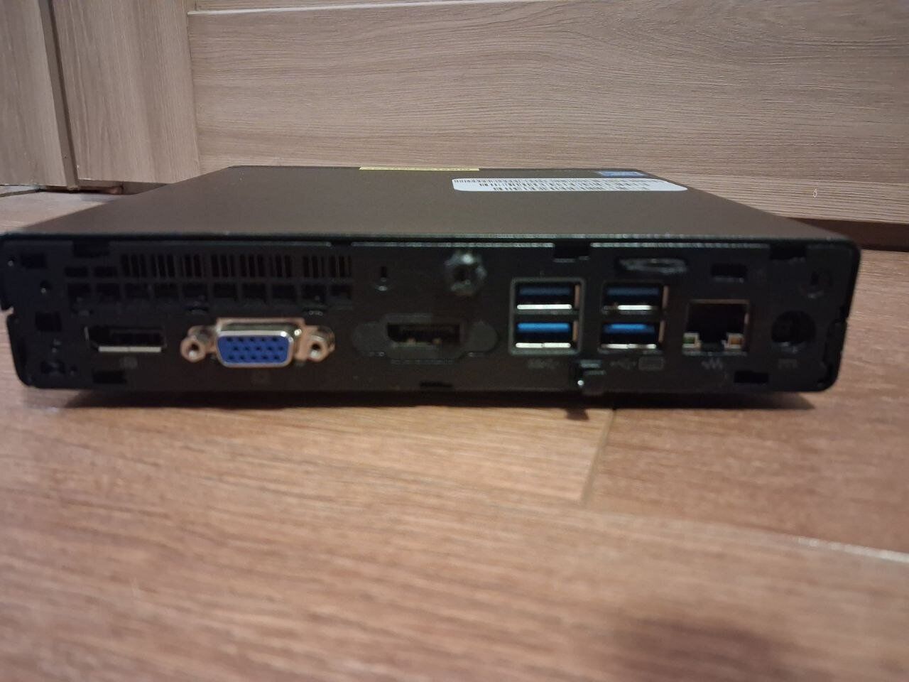 Неттоп HP EliteDesk 800 G2 TPC-P055-DM USFF / Intel Pentium G4500T (2 ядра по 3.0 GHz) / 8 GB DDR4 / 256 GB SSD / Intel HD Graphics 530 / DisplayPort + Блок живлення - Зображення 3