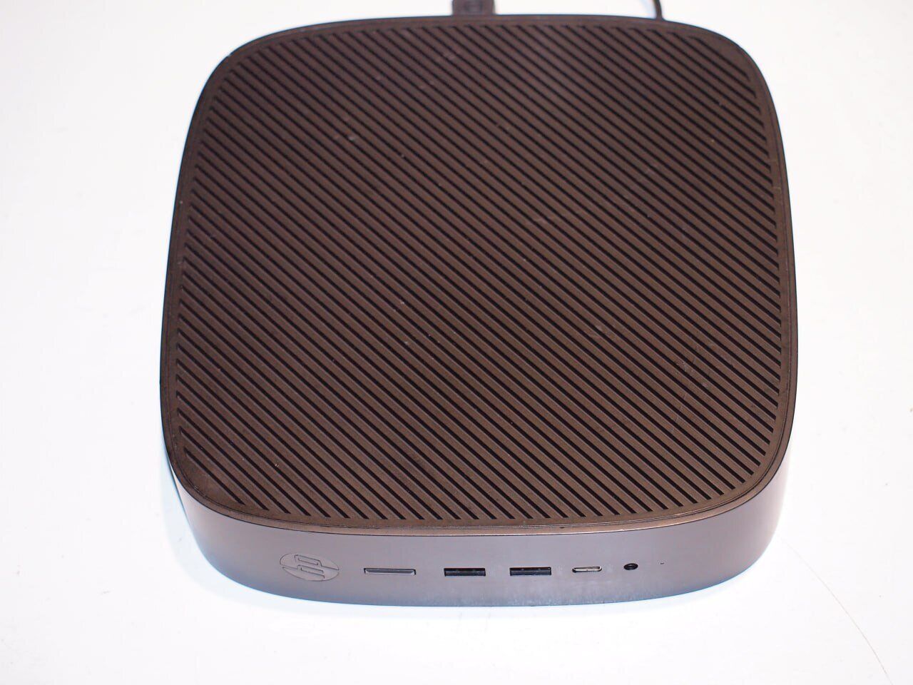 Неттоп HP t740 Thin Client USFF / AMD Ryzen V1756B (4 (8) ядра по 3.25 - 3.6 GHz) / 8 GB DDR4 / 512 GB SSD M.2 / AMD Radeon RX Vega 8 / 120W - Зображення 11