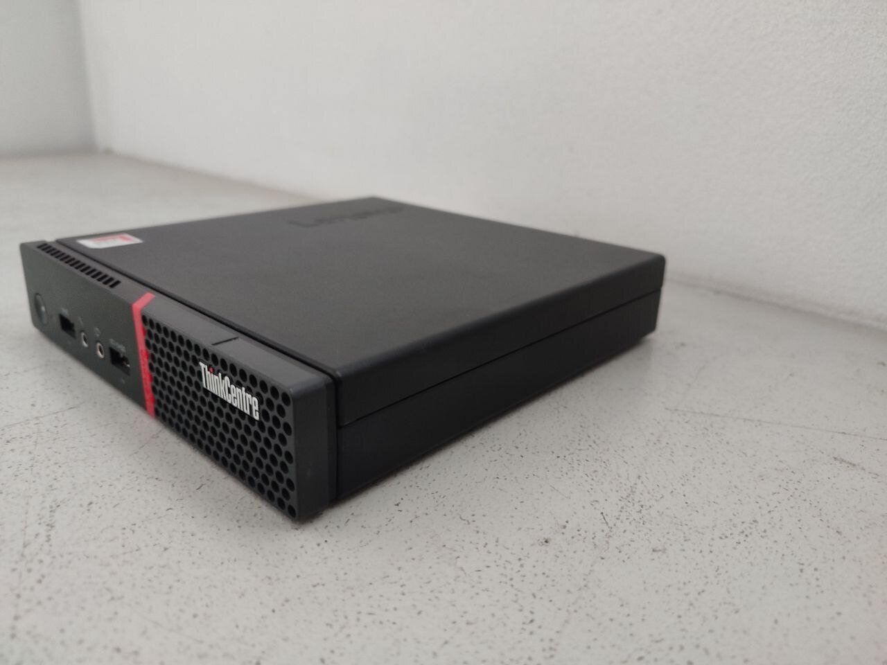 Неттоп Lenovo ThinkCentre M715q USFF / AMD Pro A10-9700E (4 ядра по 3.0 - 3.5 GHz) / 8 GB DDR4 / 128 GB SSD / AMD Radeon R7 Graphics + Блок Живлення - Зображення 3