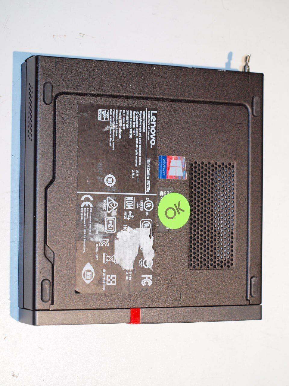 Неттоп Lenovo ThinkCentre M720q Tiny USFF / Intel Core i5-8400T (6 ядер по 1.7 - 3.3 GHz) / 16 GB DDR4 / 240 GB SSD / Intel UHD Graphics 630 / USB 3.1 / Wi-Fi / Блок живлення в комплекті - Зображення 5