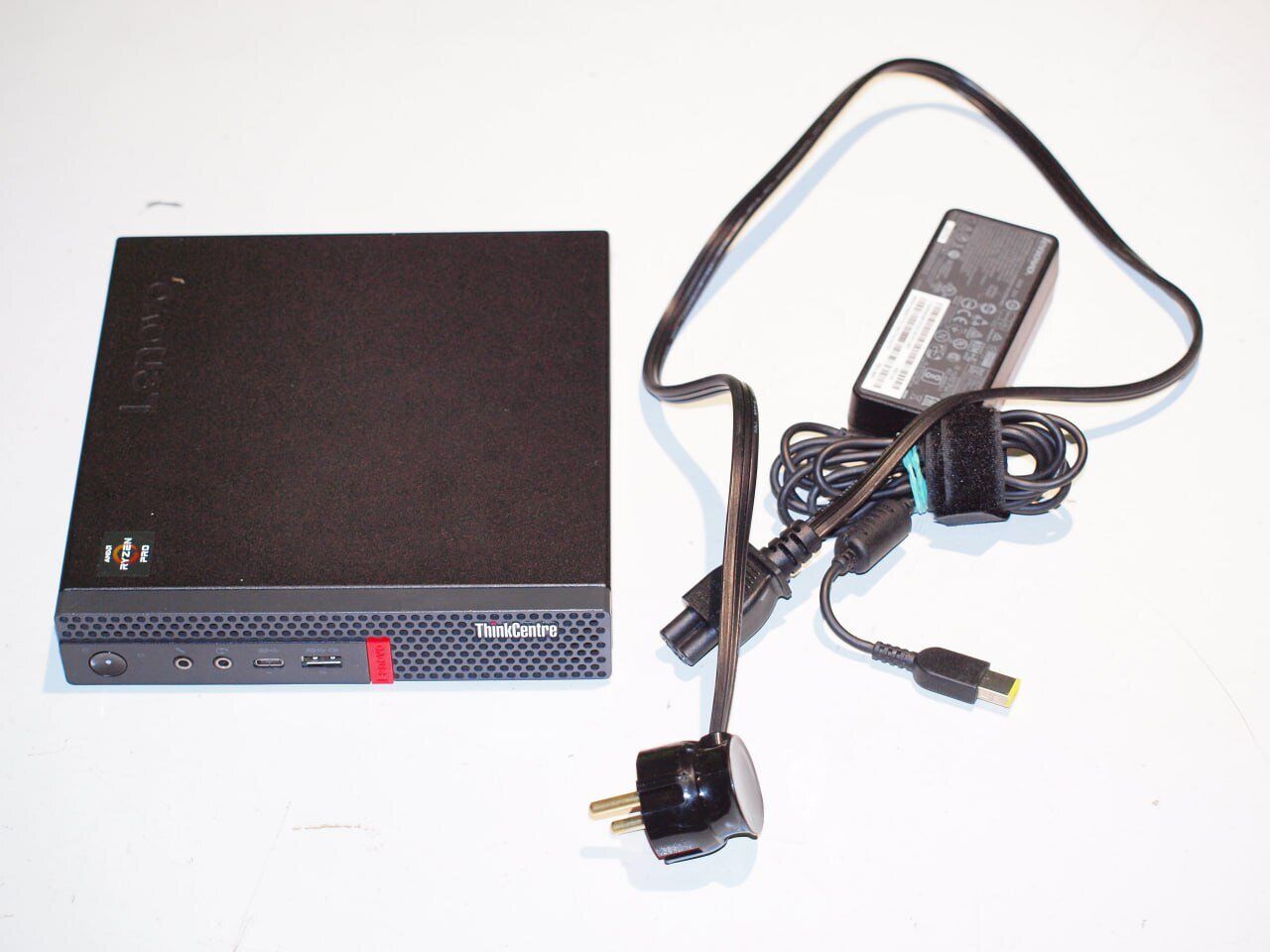 Неттоп Lenovo Thinkcentre m75q-1 USFF /AMD Ryzen 5 3400GE (4 (8) ядер по 3.3 - 4.0 GHz) / 8 GB DDR4 / 256 GB SSD / AMD RX Vega 11 / USB 3.1 / Wi-Fi / Блок живлення в комплекті - Зображення 4