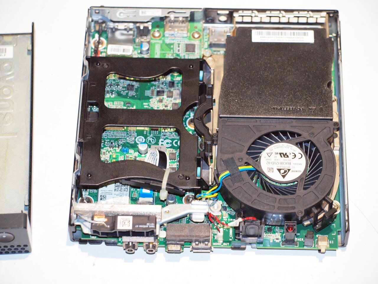 Неттоп Lenovo Thinkcentre m75q-1 USFF /AMD Ryzen 5 3400GE (4 (8) ядер по 3.3 - 4.0 GHz) / 8 GB DDR4 / 256 GB SSD / AMD RX Vega 11 / USB 3.1 / Wi-Fi / Блок живлення в комплекті - Зображення 10