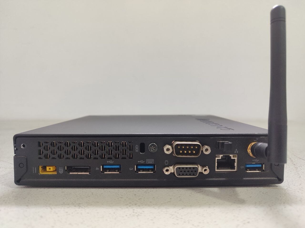 Неттоп Lenovo ThinkCentre M93p Tiny USFF / Intel Core i5-4570T (2 (4) ядра по 2.9 - 3.6 GHz) / 8 GB DDR3 / 128 GB SSD / Intel HD Graphics 4600 / Wi-Fi + Блок живленняі - Зображення 6