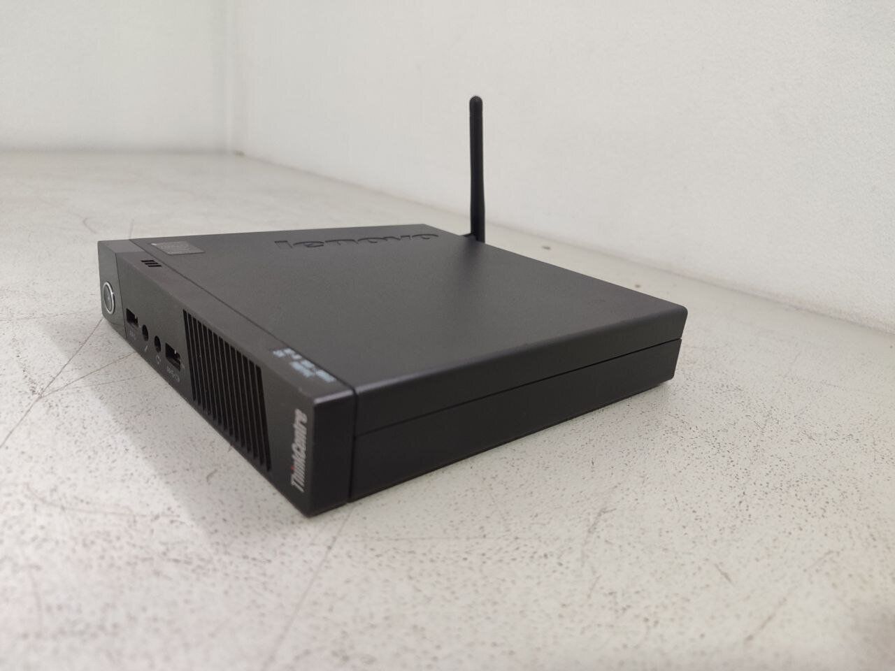 Неттоп Lenovo ThinkCentre M93p Tiny USFF / Intel Core i5-4570T (2 (4) ядра по 2.9 - 3.6 GHz) / 8 GB DDR3 / 128 GB SSD / Intel HD Graphics 4600 / Wi-Fi + Блок живленняі - Зображення 5