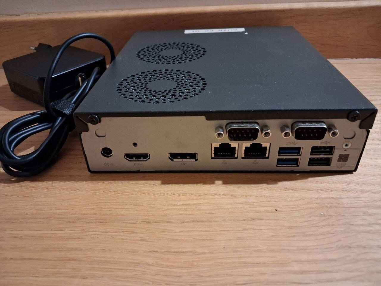 Неттоп Shuttle XPC slim DH310 USFF / Intel Core i3-8100 (4 ядра по 3.6 GHz) / 8 GB DDR4 / 256 GB SSD / Intel UHD Graphics 630 / HDMI / DisplayPort - Зображення 3