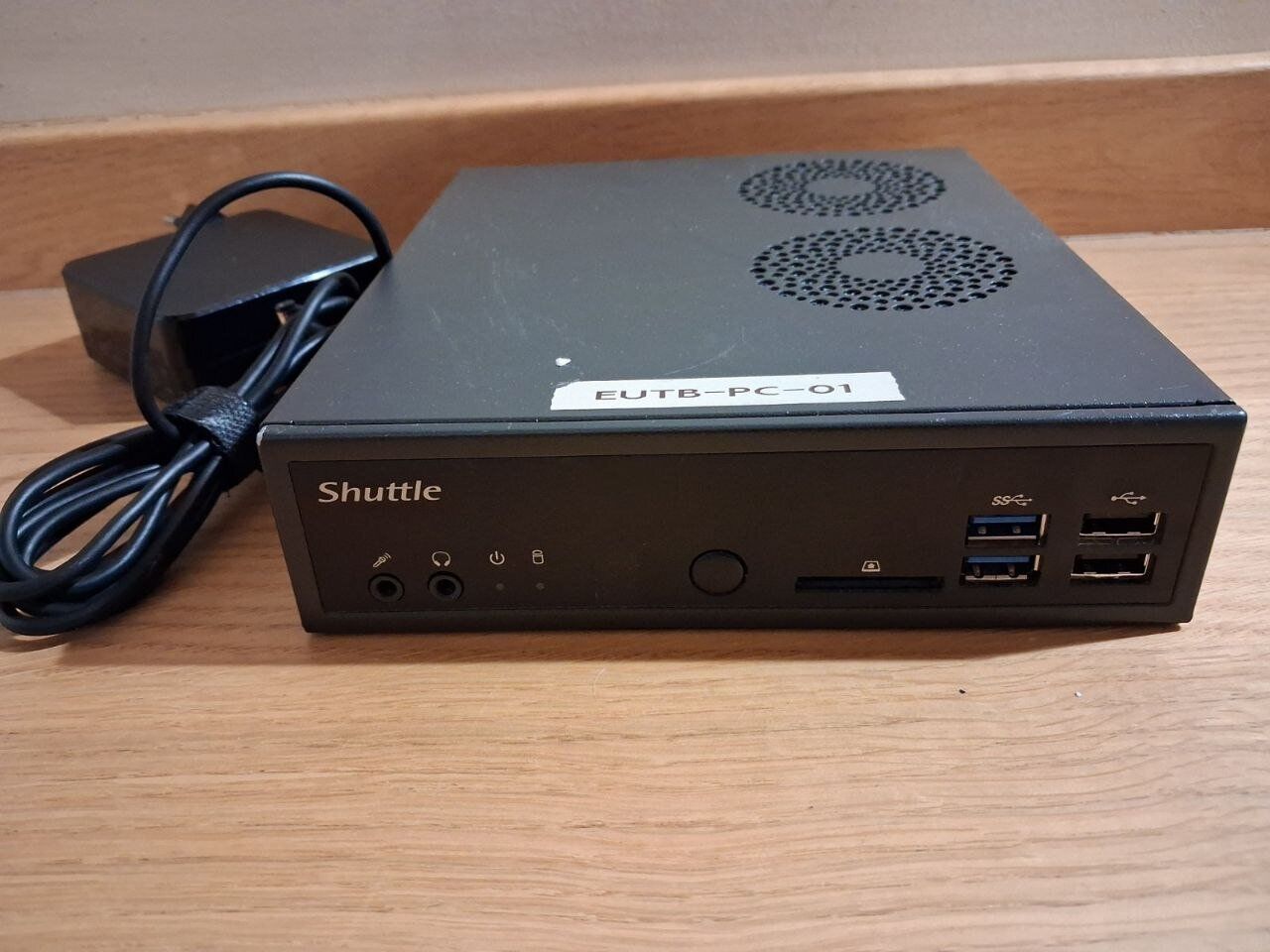 Неттоп Shuttle XPC slim DH310 USFF / Intel Core i3-8100 (4 ядра по 3.6 GHz) / 8 GB DDR4 / 256 GB SSD / Intel UHD Graphics 630 / HDMI / DisplayPort - Зображення 2