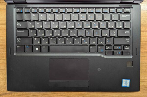 Ноутбук-трансформер Б-клас Dell Latitude 7390 / 13.3" (1920x1080) IPS Touch / Intel Core i7-8650U (4 (8) ядра по 1.9 - 4.2 GHz) / 16 GB DDR4 / 480 GB SSD / Intel UHD Graphics 620 / WebCam / TouchID / Windows 10 - Зображення 3
