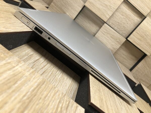 Ноутбук-трансформер HP EliteBook x360 1030 G2 / 13.3" (1920x1080) IPS Touch / Intel Core i5-7200U (2 (4) ядра по 2.5 - 3.1 GHz) / 8 GB DDR4 / 256 GB SSD M.2 / Intel HD Graphics 620 / WebCam - Зображення 6