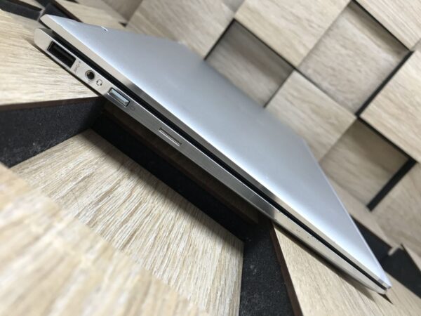 Ноутбук-трансформер Б-клас HP EliteBook x360 1030 G3 / 13.3" (1920x1080) IPS Touch / Intel Core i7-8650U (4 (8) ядра по 1.9 - 4.2 GHz) / 8 GB DDR3 / 512 GB SSD M.2 / Intel UHD Graphics 620 / WebCam - Зображення 6