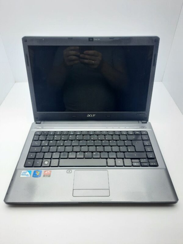 Ноутбук Acer 4810t / 14" (1366x768) TN / Intel Pentium SU4100 (2 (2) ядра по 1.3 GHz) / 6 GB DDR3 / 500 GB HDD / AMD Radeon HD 4330, 512 MB DDR3, 64-bit / WebCam - Зображення 2