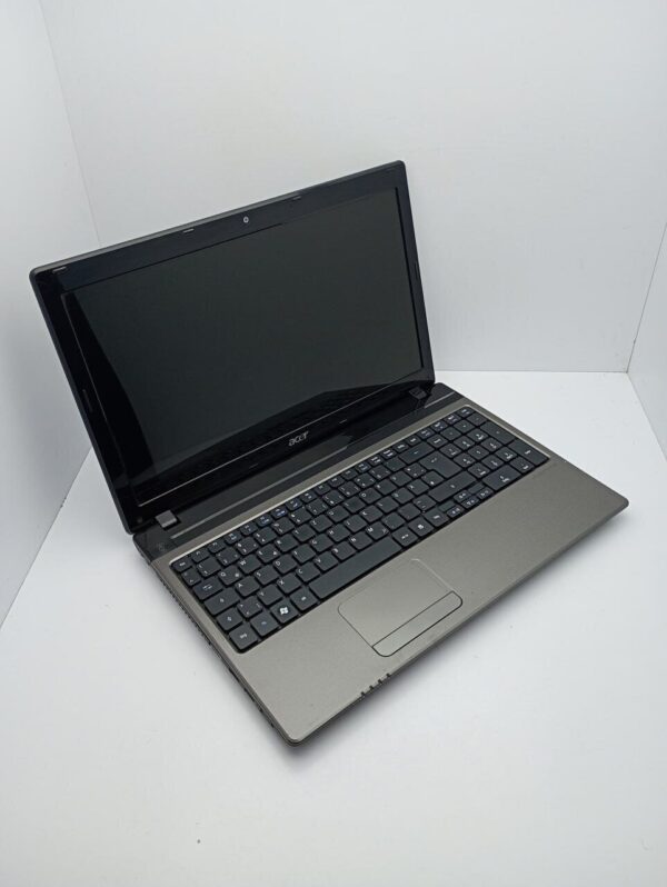 Ноутбук Acer 5750g / 15.6" (1366x768) TN / Intel Core i7-2670QM (4 (8) ядра по 2.2 - 3.1 GHz) / 6 GB DDR3 / 320 GB HDD / nVidia GeForce GT 540M, 1 GB DDR3, 64-bit / WebCam - Зображення 3