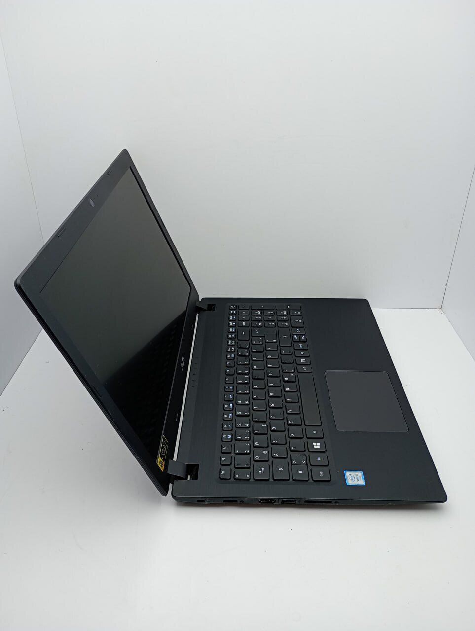 Ноутбук Acer A315 / 15.6" (1920x1080) TN / Intel Core i3-6006U (2(4) ядра по 2.0 GHz) / 8 GB DDR4 / 120 GB SSD / Intel HD Graphics 520 / WebCam - Зображення 3