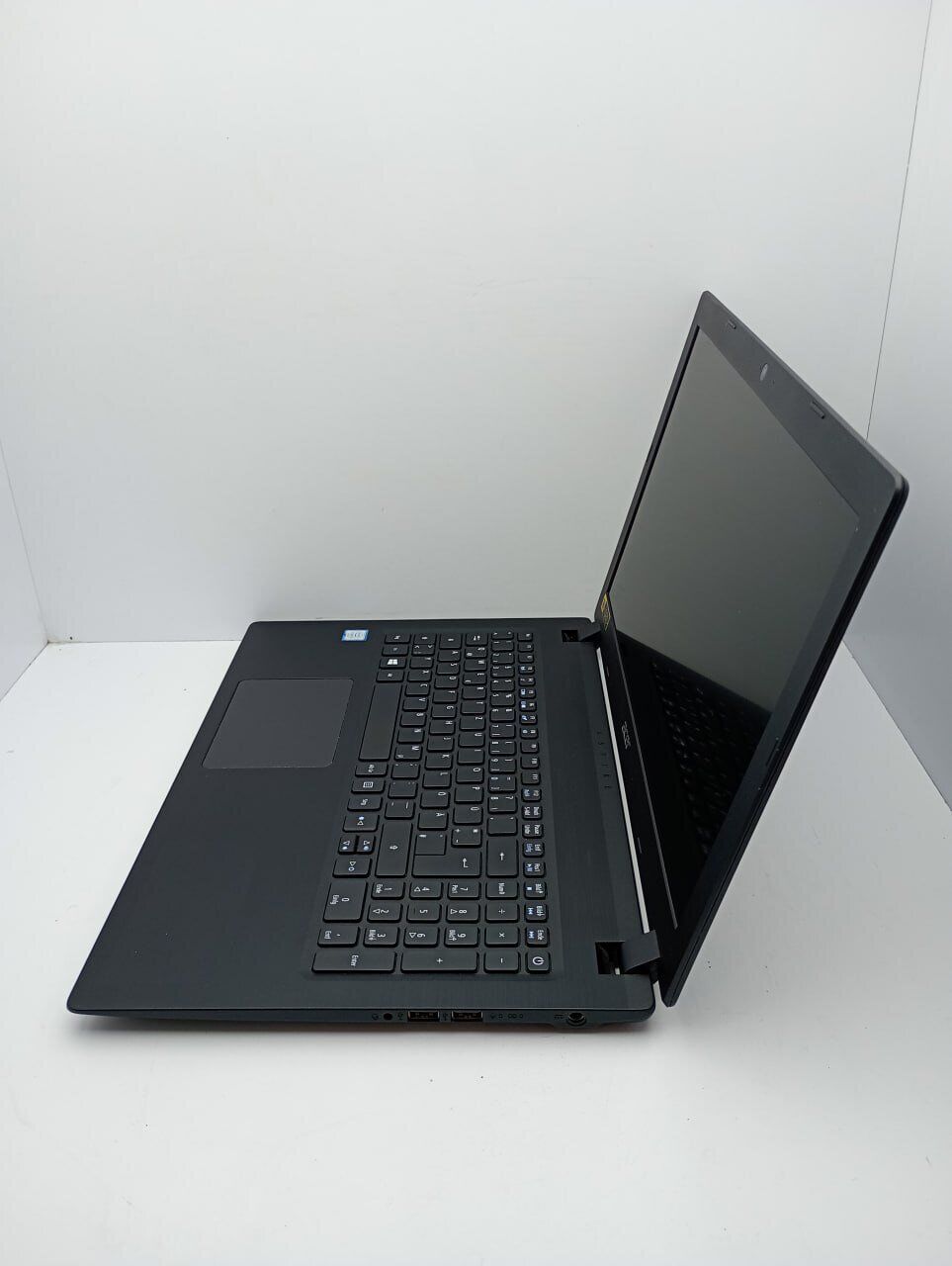 Ноутбук Acer A315 / 15.6" (1920x1080) TN / Intel Core i3-6006U (2(4) ядра по 2.0 GHz) / 8 GB DDR4 / 120 GB SSD / Intel HD Graphics 520 / WebCam - Зображення 4