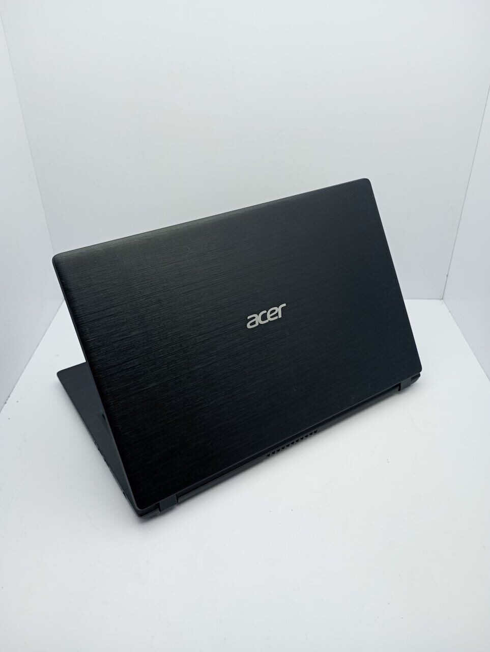 Ноутбук Acer A315 / 15.6" (1920x1080) TN / Intel Core i3-6006U (2(4) ядра по 2.0 GHz) / 8 GB DDR4 / 120 GB SSD / Intel HD Graphics 520 / WebCam - Зображення 7