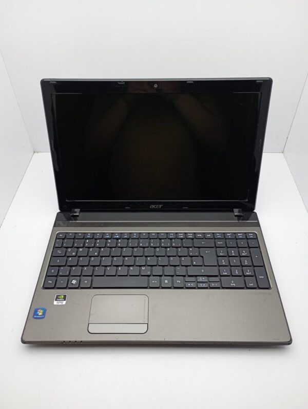 Ноутбук Acer Aspire 5750G / 15.6" (1366x768) TN / Intel Core i7-2630QM (4 (8) ядра по 2.0 - 2.9 GHz) / 6 GB DDR3 / 1000 GB HDD / nVidia GeForce GT 610M, 1 GB GDDR5, 128-bit / WebCam - Зображення 2