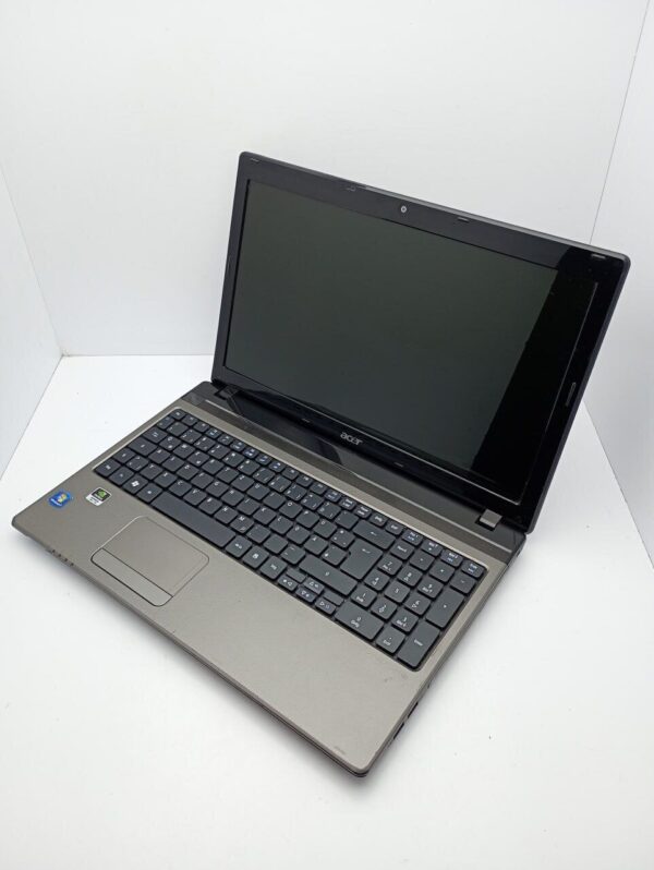 Ноутбук Acer Aspire 5750G / 15.6" (1366x768) TN / Intel Core i7-2630QM (4 (8) ядра по 2.0 - 2.9 GHz) / 6 GB DDR3 / 1000 GB HDD / nVidia GeForce GT 610M, 1 GB GDDR5, 128-bit / WebCam - Зображення 4