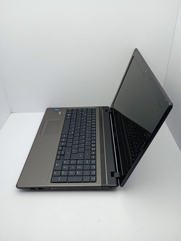Ноутбук Acer Aspire 5750G / 15.6" (1366x768) TN / Intel Core i7-2630QM (4 (8) ядра по 2.0 - 2.9 GHz) / 6 GB DDR3 / 1000 GB HDD / nVidia GeForce GT 610M, 1 GB GDDR5, 128-bit / WebCam - Зображення 6
