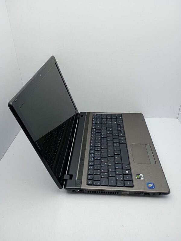 Ноутбук Acer Aspire 5750G / 15.6" (1366x768) TN / Intel Core i7-2630QM (4 (8) ядра по 2.0 - 2.9 GHz) / 6 GB DDR3 / 1000 GB HDD / nVidia GeForce GT 610M, 1 GB GDDR5, 128-bit / WebCam - Зображення 5