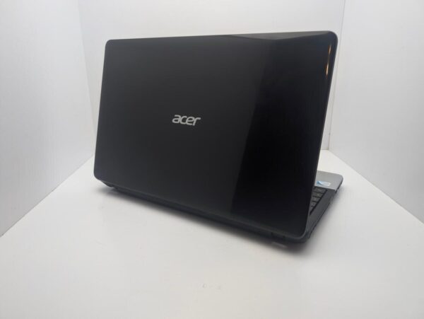 Ноутбук Acer Aspire E1-531 / 15.6" (1366x768) TN / Intel Pentium B950 (2 ядра по 2.2 GHz) / 6 GB DDR3 / 500 GB HDD / Intel HD Graphics 2000 / WebCam - Зображення 8