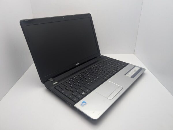 Ноутбук Acer Aspire E1-531 / 15.6" (1366x768) TN / Intel Pentium B950 (2 ядра по 2.2 GHz) / 6 GB DDR3 / 500 GB HDD / Intel HD Graphics 2000 / WebCam - Зображення 3