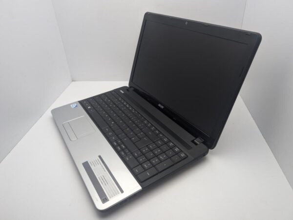 Ноутбук Acer Aspire E1-531 / 15.6" (1366x768) TN / Intel Pentium B950 (2 ядра по 2.2 GHz) / 6 GB DDR3 / 500 GB HDD / Intel HD Graphics 2000 / WebCam - Зображення 4