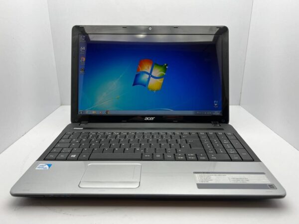 Ноутбук Acer Aspire E1-531 / 15.6" (1366x768) TN / Intel Pentium B960 (2 ядра по 2.2 GHz) / 4 GB DDR3 / 500 GB HDD / Intel HD Graphics / WebCam / АКБ не тримає - Зображення 2