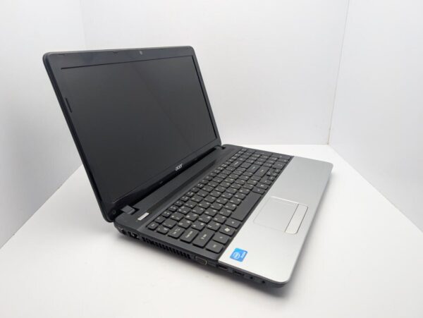 Ноутбук Acer Aspire E1-531 / 15.6" (1366x768) TN / Intel Pentium B960 (2 ядра по 2.2 GHz) / 6 GB DDR3 / 128 GB SSD / Intel HD Graphics / WebCam - Зображення 3