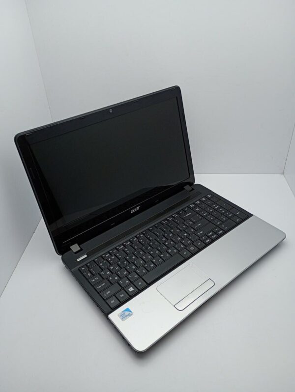 Ноутбук Acer Aspire E1-531 / 15.6" (1366x768) TN / Intel Pentium B960 (2 ядра по 2.2 GHz) / 6 GB DDR3 / 500 GB HDD / Intel HD Graphics / WebCam - Зображення 3