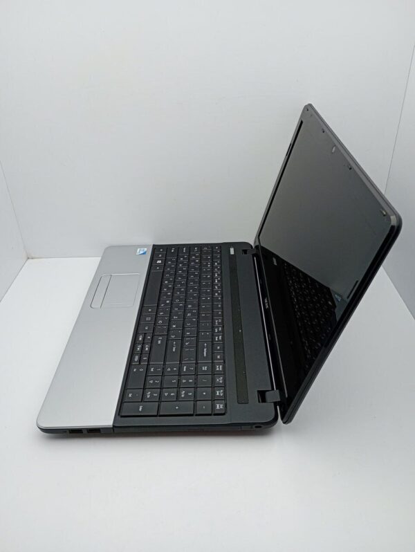 Ноутбук Acer Aspire E1-531 / 15.6" (1366x768) TN / Intel Pentium B960 (2 ядра по 2.2 GHz) / 6 GB DDR3 / 500 GB HDD / Intel HD Graphics / WebCam - Зображення 6