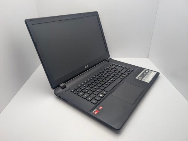 Ноутбук Acer Aspire ES1-521 / 15.6" (1366x768) TN / AMD A6-6310 (4 ядра по 1.8 - 2.4 GHz) / 6 GB DDR3 / 1000 GB HDD / AMD Radeon R4 Graphics / WebCam - Зображення 3