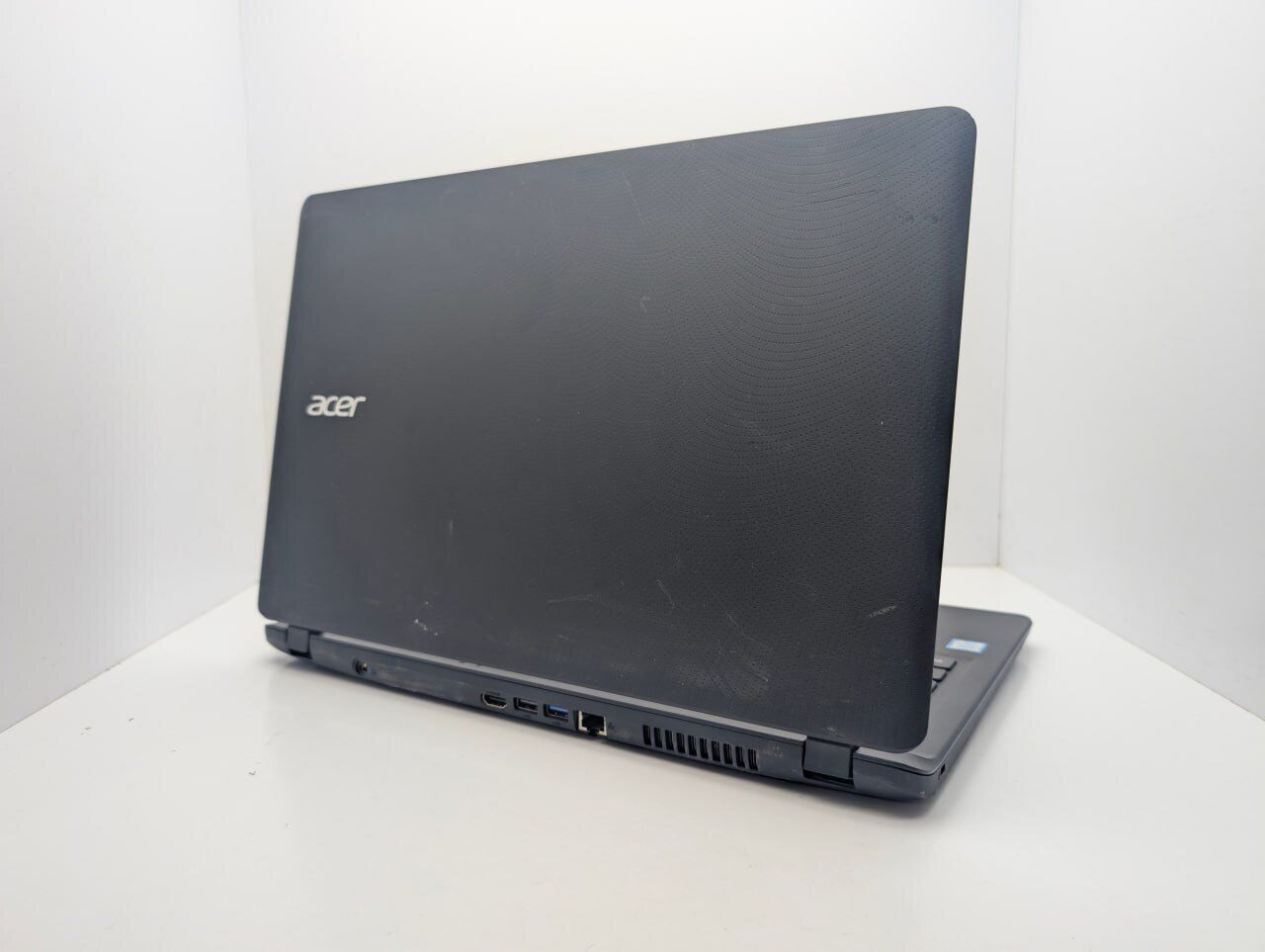 Ноутбук Acer Aspire ES1-572 / 15.6" (1366x768) TN / Intel Core i5-6200U (2 (4) ядра по 2.3 - 2.8 GHz) / 4 GB DDR4 / 240 GB SSD / Intel HD Graphics 520 / WebCam - Зображення 8