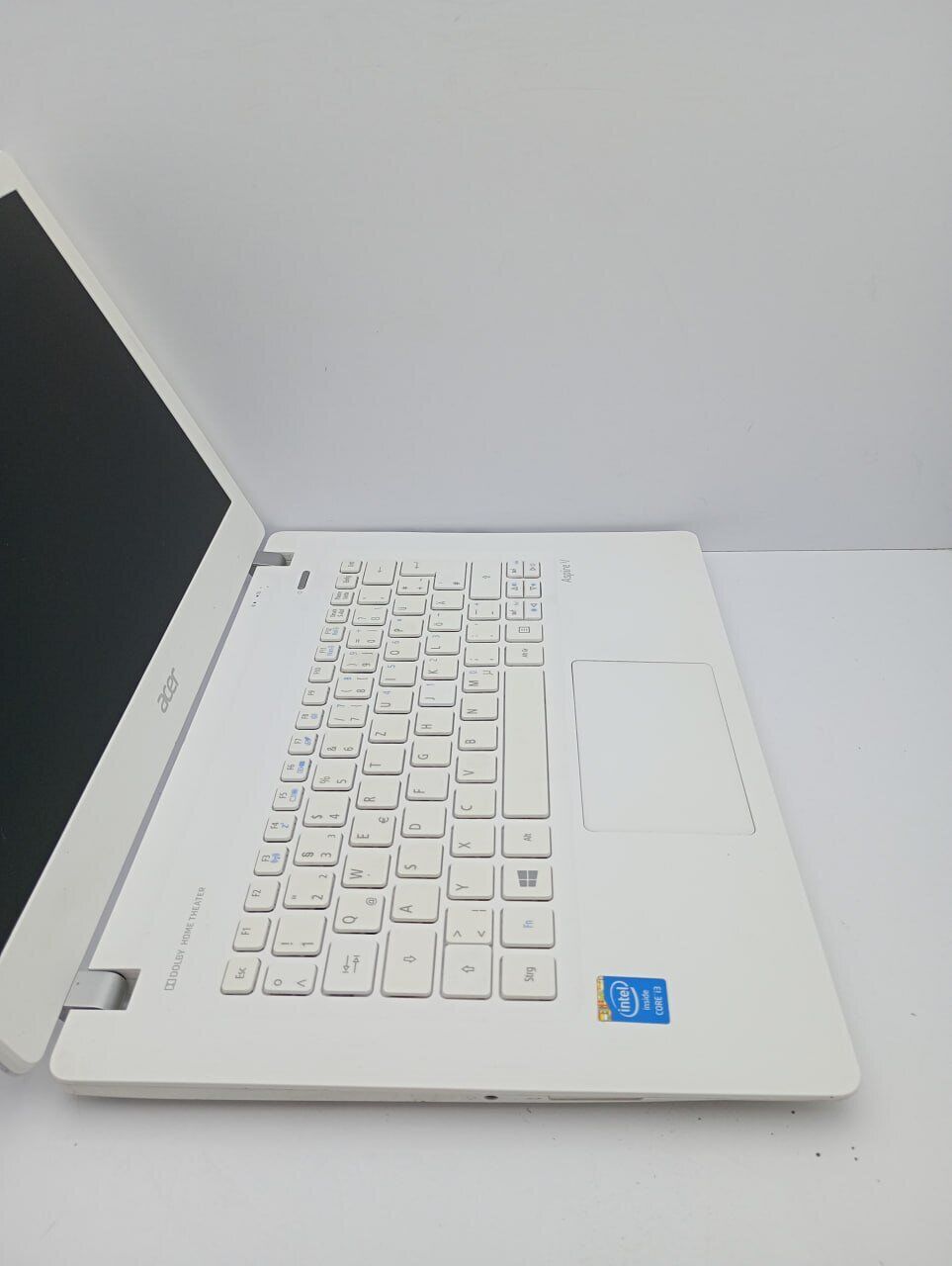 Ноутбук Acer Aspire V3-371 / 13.3" (1366x768) TN / Intel Core i3-4158U (2 (4) ядра по 2.0 GHz) / 6 GB DDR3 / 120 GB SSD / Intel Iris Graphics 5100 / WebCam - Зображення 3