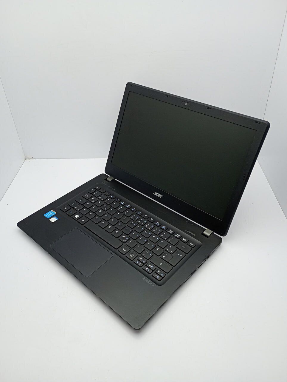 Ноутбук Acer Aspire V3-371 / 13.3" (1366x768) TN / Intel Core i3-4158U (2 (4) ядра по 2.0 GHz) / 6 GB DDR3 / 120 GB SSD / Intel Iris Graphics 5100 / WebCam - Зображення 4