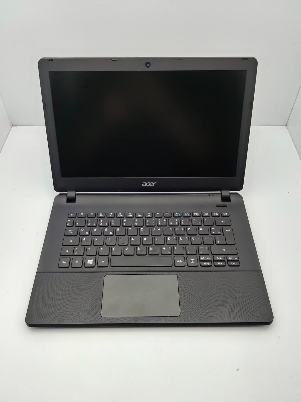 Ноутбук Acer E1-311 / 14" (1366x768) TN / Intel Celeron N2940 (4 ядра по 1.83 - 2.25 GHz) / 4 GB DDR3 / 500 GB HDD / Intel HD Graphics / WebCam - Зображення 2