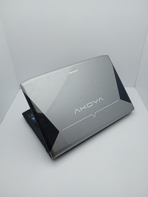 Ноутбук Acer Medion / 15.6" (1366x768) TN / Intel Core i3-370M (2 (4) ядра по 2.4 GHz) / 6 GB DDR3 / 320 GB HDD / Intel HD Graphics / WebCam - Зображення 6