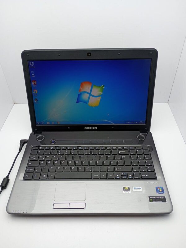 Ноутбук Acer Medion 156 / 15.6" (1366x768) TN / Intel Core i5-2450M (2 (4) ядра по 2.5 - 3.1 GHz) / 6 GB DDR3 / 320 GB HDD / nVidia GeForce GT 630M, 1 GB GDDR3, 64-bit / WebCam / АКБ не тримає - Зображення 7