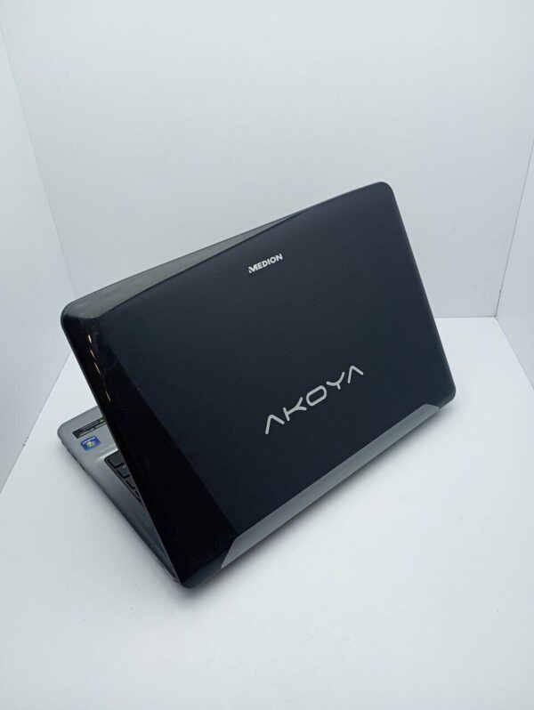 Ноутбук Acer Medion 156 / 15.6" (1366x768) TN / Intel Core i5-2450M (2 (4) ядра по 2.5 - 3.1 GHz) / 6 GB DDR3 / 320 GB HDD / nVidia GeForce GT 630M, 1 GB GDDR3, 64-bit / WebCam / АКБ не тримає - Зображення 8